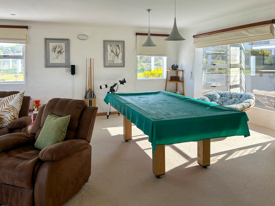 5 Bedroom Property for Sale in Heuwelkruin Western Cape